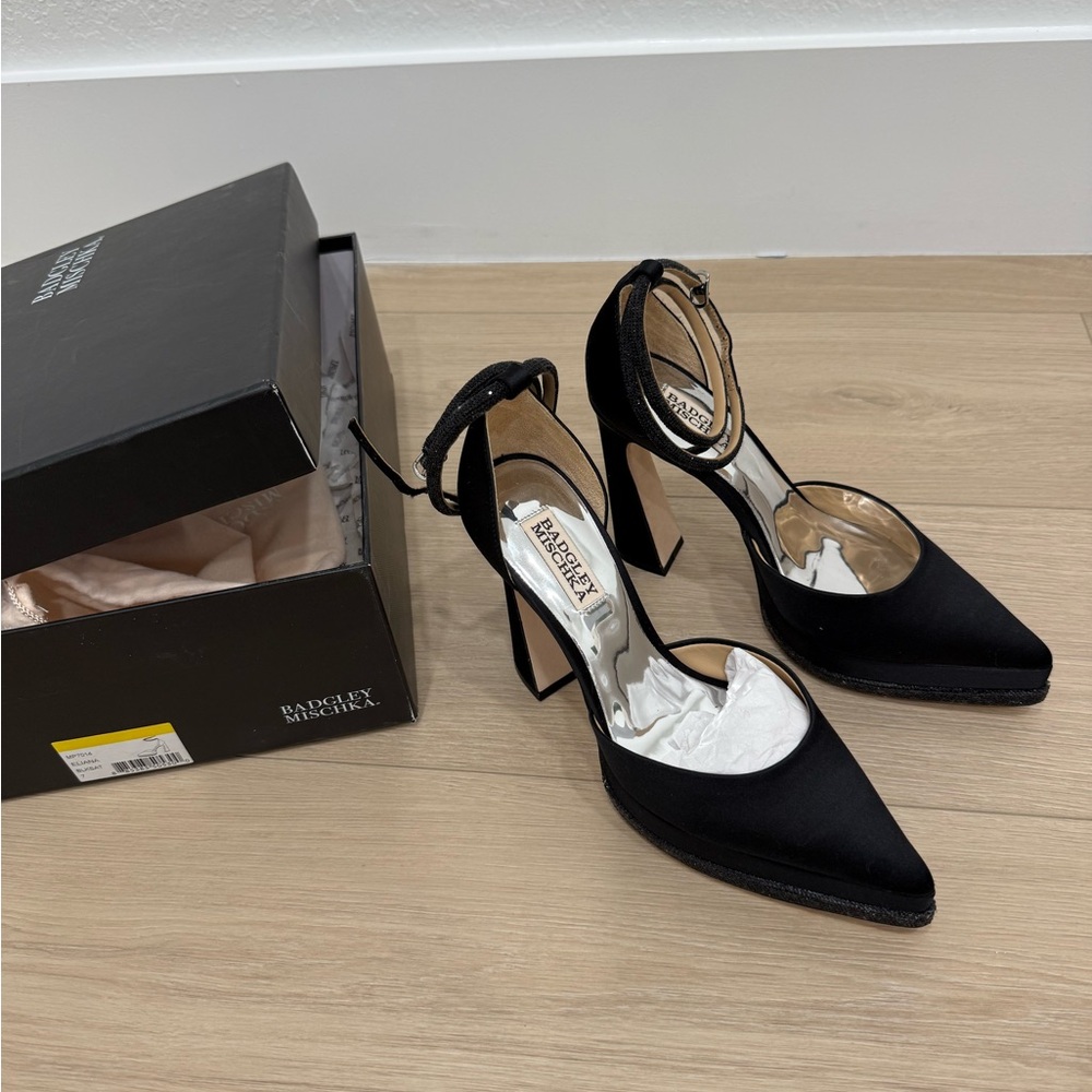 Badgley Mischka Black Ankle Strap Heels